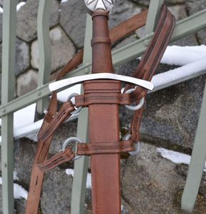 LEATHER SWORD SCABBARD FOR ONE HANDED SWORD, CUSTOM MADE - SWORD ACCESSORIES, SCABBARDS{% if kategorie.adresa_nazvy[0] != zbozi.kategorie.nazev %} - WEAPONS - SWORDS, AXES, KNIVES{% endif %}