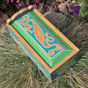 LA TÉNE, CELTIC WOODEN BOX, REPLICA - GEDECKE UND GESCHIRR{% if kategorie.adresa_nazvy[0] != zbozi.kategorie.nazev %} - HOLZPRODUKTE{% endif %}