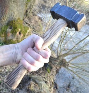 SCHMIEDEHAMMER, MODEL HOLI 1 - SCHMIEDEWERKZEUGE, HÄMMER{% if kategorie.adresa_nazvy[0] != zbozi.kategorie.nazev %} - BUSHCRAFT, REENACTMENT, HANDWERK{% endif %}