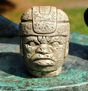 OLMEKENKOPF, SAN LORENZO TENOCHTITLAN, SKULPTUR, REPLIK - AMERIKA{% if kategorie.adresa_nazvy[0] != zbozi.kategorie.nazev %} - SKULPTURE, GARDEN DECOR{% endif %}