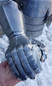 PLATE ARMOUR - ALUMINIUM - FOR FILMMAKERS - SUITS OF ARMOUR{% if kategorie.adresa_nazvy[0] != zbozi.kategorie.nazev %} - ARMOUR HELMETS, SHIELDS{% endif %}