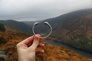 FLÓKI, WIKINGER ARMBAND VON WULFLUND SILBER - ARMBÄNDER{% if kategorie.adresa_nazvy[0] != zbozi.kategorie.nazev %} - SILBER SCHMUCKSTÜCKE{% endif %}