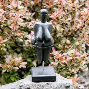 VENUS OF DOLNI VESTONICE - SLAVIC STATUES, BOHEMIA, MORAVIA{% if kategorie.adresa_nazvy[0] != zbozi.kategorie.nazev %} - SCULPTURES, GARDEN DECOR{% endif %}