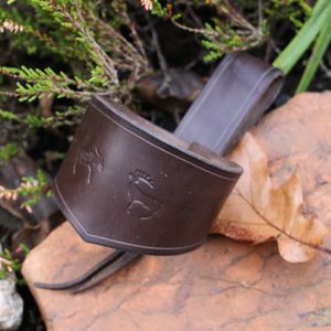 LAPONIA LEATHER CUP HOLDER AND TITANIUM BEER CUP KEITH, PERUNIKA SYSTEM - TITANIUM EQUIPMENT{% if kategorie.adresa_nazvy[0] != zbozi.kategorie.nazev %} - BUSHCRAFT{% endif %}