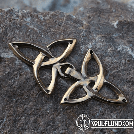 BRONZE CLOAK BROOCH WITH TRIQUETRA