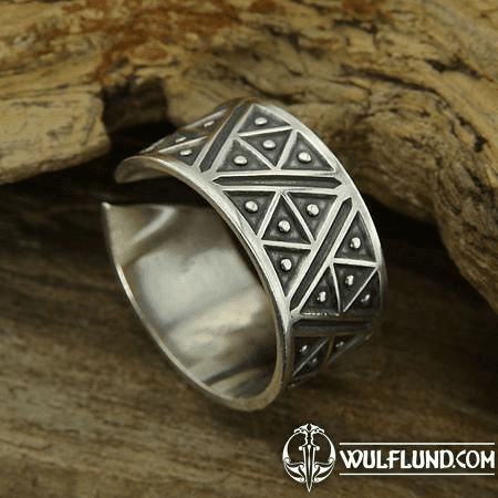 BORWIN, VIKING OR SLAVIC RING, SILVER