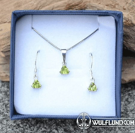 TRIANGULAR - PERIDOT, STERLING SILVER JEWELLERY SET