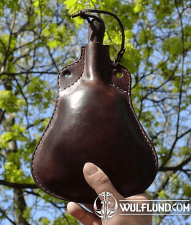 LEATHER BOTTLE WITH WAXED INNER SURFACE, DECORATION ITEM 0,75 L