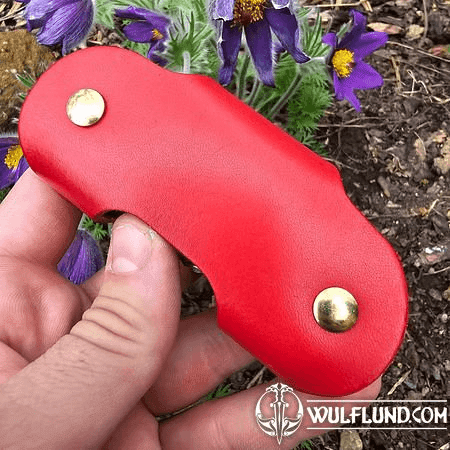 LEATHER KEY RING WITH SCREWS, RED