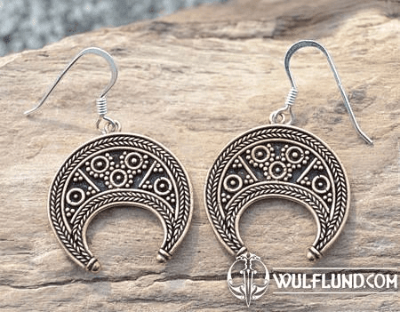 LUNITSA - EARRINGS, GREAT MORAVIAN EMPIRE, BRONZE