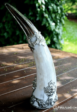 ART NOUVEAU DRINKING HORN WITH MASKARON, PEWTER
