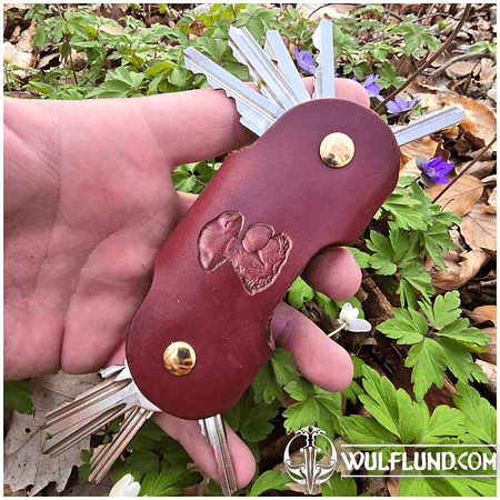 MUSHROOM - LEATHER KEY HOLDER FOR MUSHROOM PICKERS WITH SCREWS, COGNAC