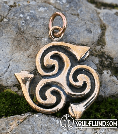 CELTIC TRISKELION, LA TENE AGE, BRONZE PENDANT