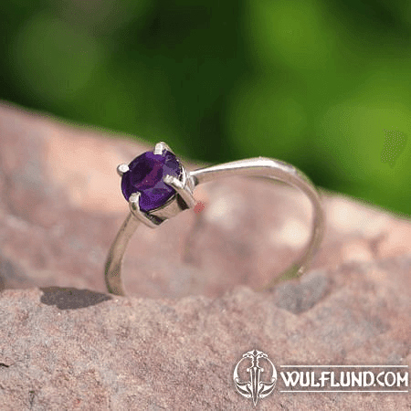 OCULAR, STERLING SILVER RING WITH AMETHYST