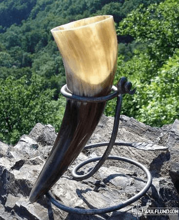 SET OF HORN AND IRON STAND