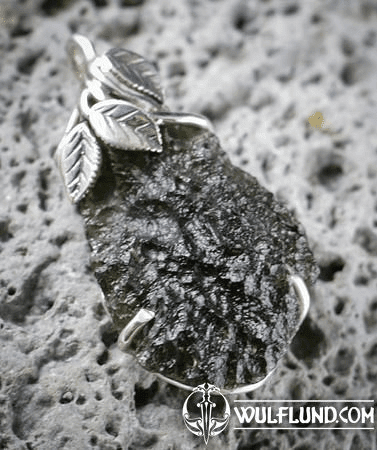 QUILL, SILVER PENDANT WITH MOLDAVITE