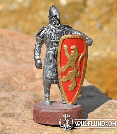 NORMAN WARRIOR WITH A PAINTED SHIELD. TIN FIGURE