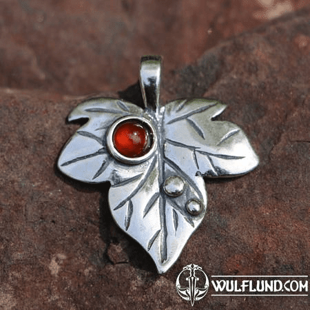 IVY LEAF SILVER PENDANT HESONITE