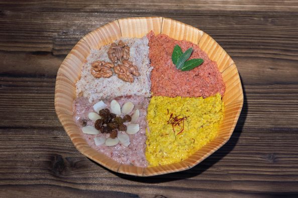 Porridge of four colors