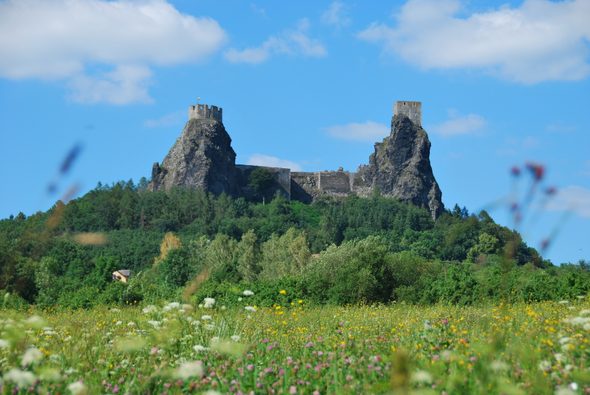 Trosky Castle