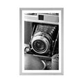 POSTER WITH MOUNT OLD CAMERA IN BLACK AND WHITE - BLACK AND WHITE - POSTERS
