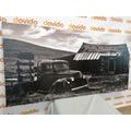 CANVAS PRINT CAR IN PICTURESQUE NATURE IN BLACK AND WHITE - BLACK AND WHITE PICTURES - PICTURES