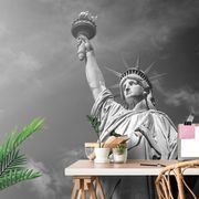 WALL MURAL STATUE OF LIBERTY IN BLACK AND WHITE - BLACK AND WHITE WALLPAPERS - WALLPAPERS