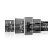 5-PIECE CANVAS PRINT REFLECTION OF MANHATTAN IN WATER IN BLACK AND WHITE - BLACK AND WHITE PICTURES - PICTURES