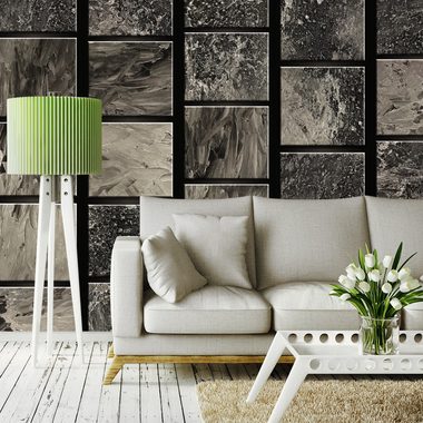 obývačka s modernou tmavou tapetou 