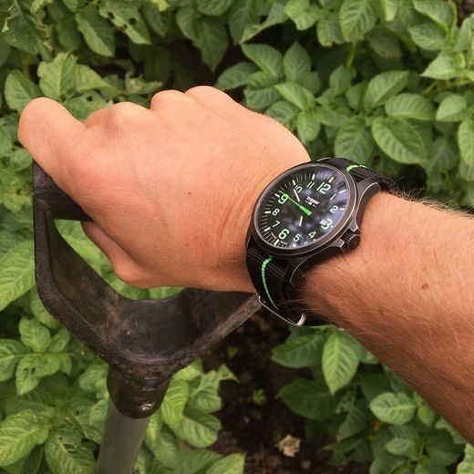 TRASER P67 OFFICER PRO GUNMETAL BLACK/LIME NATO - HERITAGE - ZNAČKY