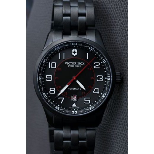 VICTORINOX AIRBOSS MECHANICAL BLACK EDITION 241740 - AIRBOSS - ZNAČKY