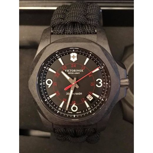 VICTORINOX I.N.O.X. CARBON 241776 - VICTORINOX - ZNAČKY