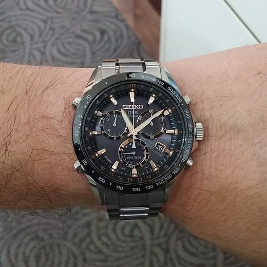 SEIKO ASTRON SSE033J1 - SEIKO - ZNAČKY