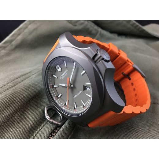 VICTORINOX I.N.O.X. TITANIUM 241758 - BAZAR - I.N.O.X. - ZNAČKY