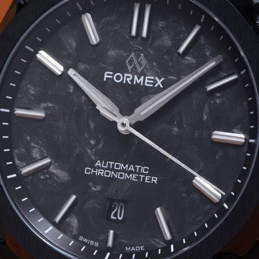 FORMEX ESSENCE LEGGERA FORTYTHREE AUTOMATIC CHRONOMETER FORGED CARBON - ESSENCE LEGGERA - ZNAČKY