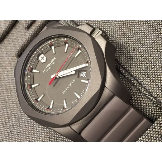 VICTORINOX I.N.O.X. TITANIUM 241757 - VICTORINOX - ZNAČKY