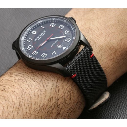 VICTORINOX AIRBOSS MECHANICAL BLACK EDITION 241720 - AIRBOSS - ZNAČKY