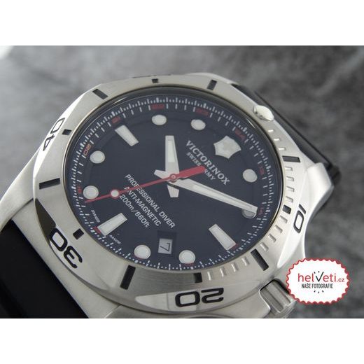 VICTORINOX I.N.O.X. PRO DIVER 241733 - VICTORINOX - ZNAČKY