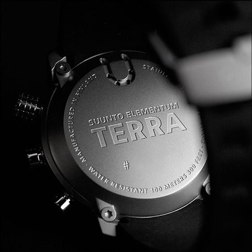 SUUNTO ELEMENTUM TERRA BLACK RUBBER / DARK DISPLAY SS014522000 - ARCHÍV