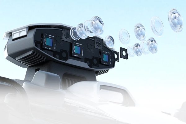 LUBA mini 2 AWD 1000 - tri-camera a NetRTK