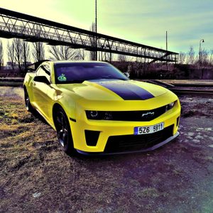 Camaro 2010 jako nové..