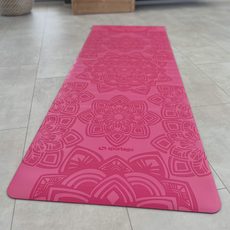 Designová TPE podložka na jógu Sportago s mikrovláknem 183x61 cm - růžová mandala