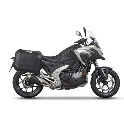 KOMPLETNÍ SADA BOČNÍCH ČERNÝCH HLINÍKOVÝCH KUFRŮ SHAD TERRA BLACK 36L/36L, VČETNĚ MONTÁŽNÍ SADY SHAD HONDA NC 750 X 2021-