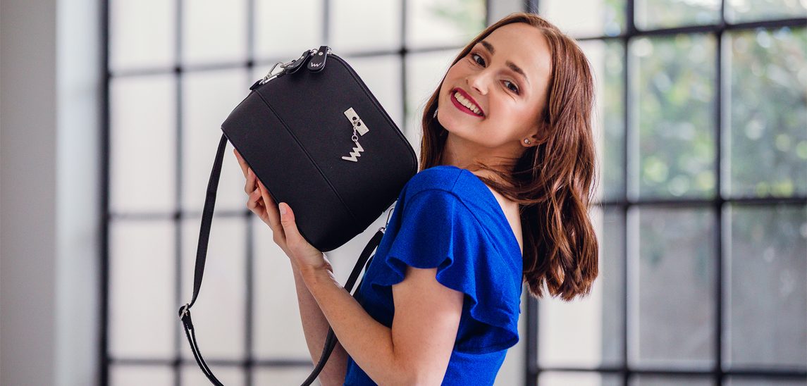 galerie Cara Smooth Black