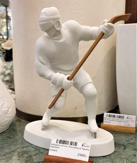 Hokejista 23 cm, biskvit, Porcelánové figurky Duchcov
