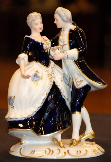 Pár rokoko 16 x 10,5 x 22 cm, Porcelánové figurky Duchcov