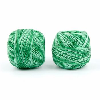 Háčkovacia a vyšívacia priadza perlovka 85m ombre zelena