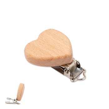 Wooden dummy clip 37x37x10mm heart with metal buckle