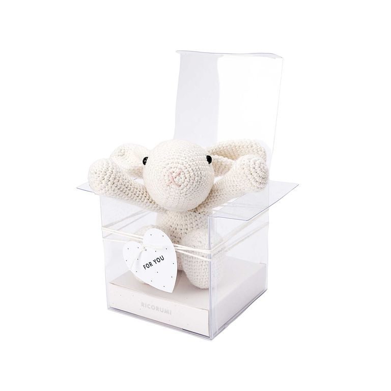 Crocheting kit bunny