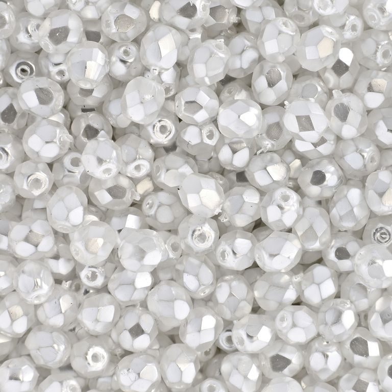 Manumi české broušené korálky 4mm Coated White Pearl